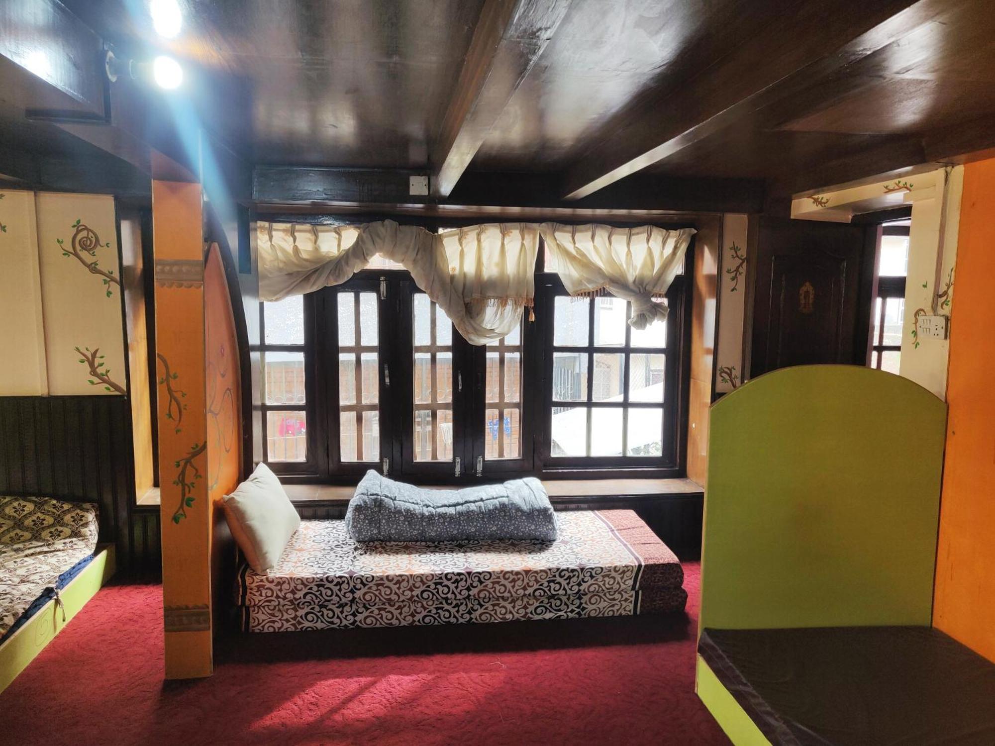 Yog Hostel Kathmandu Zimmer foto